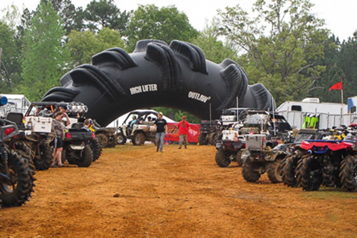 Inflatable Tire Arch